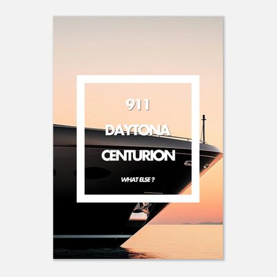 Tableau aluminium luxe 911 Daytona Centurion - Affiche encadrée yacht coucher de soleil - Design prestige minimaliste - THREEWORDS³